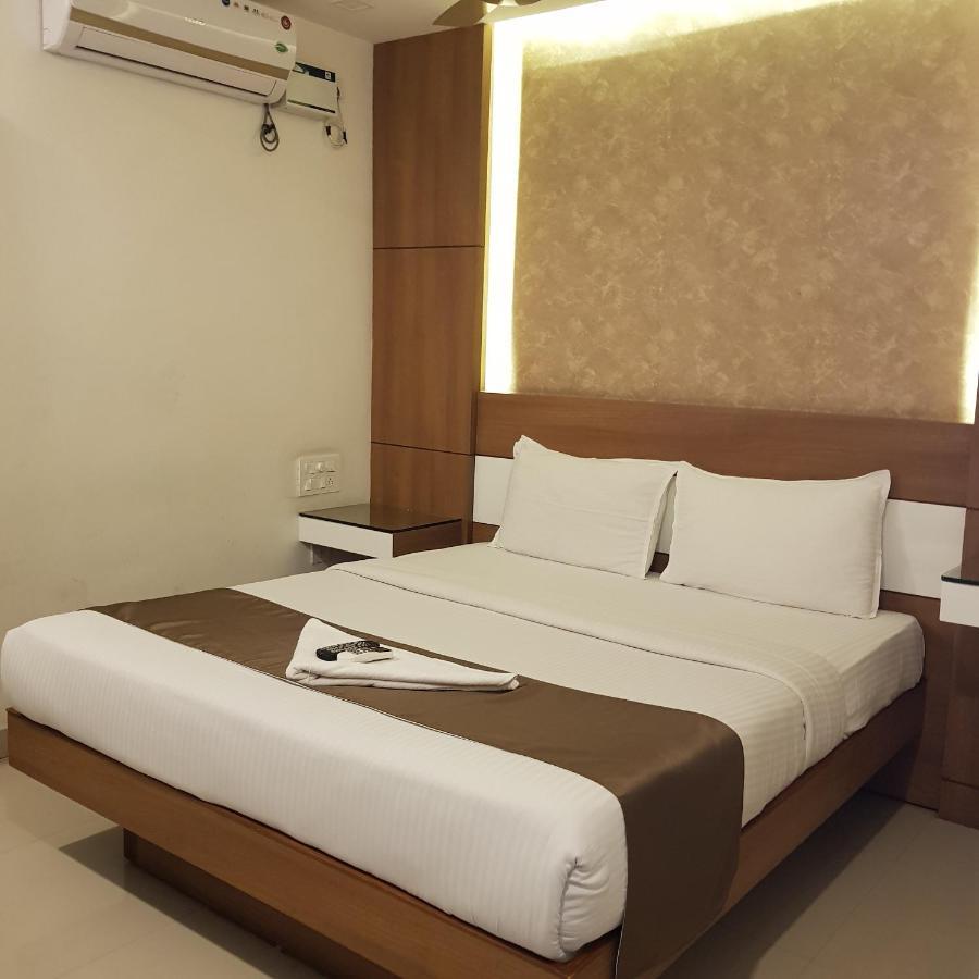 The Galaxy Suites Kochi ภายนอก รูปภาพ