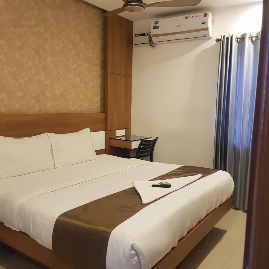 The Galaxy Suites Kochi ภายนอก รูปภาพ