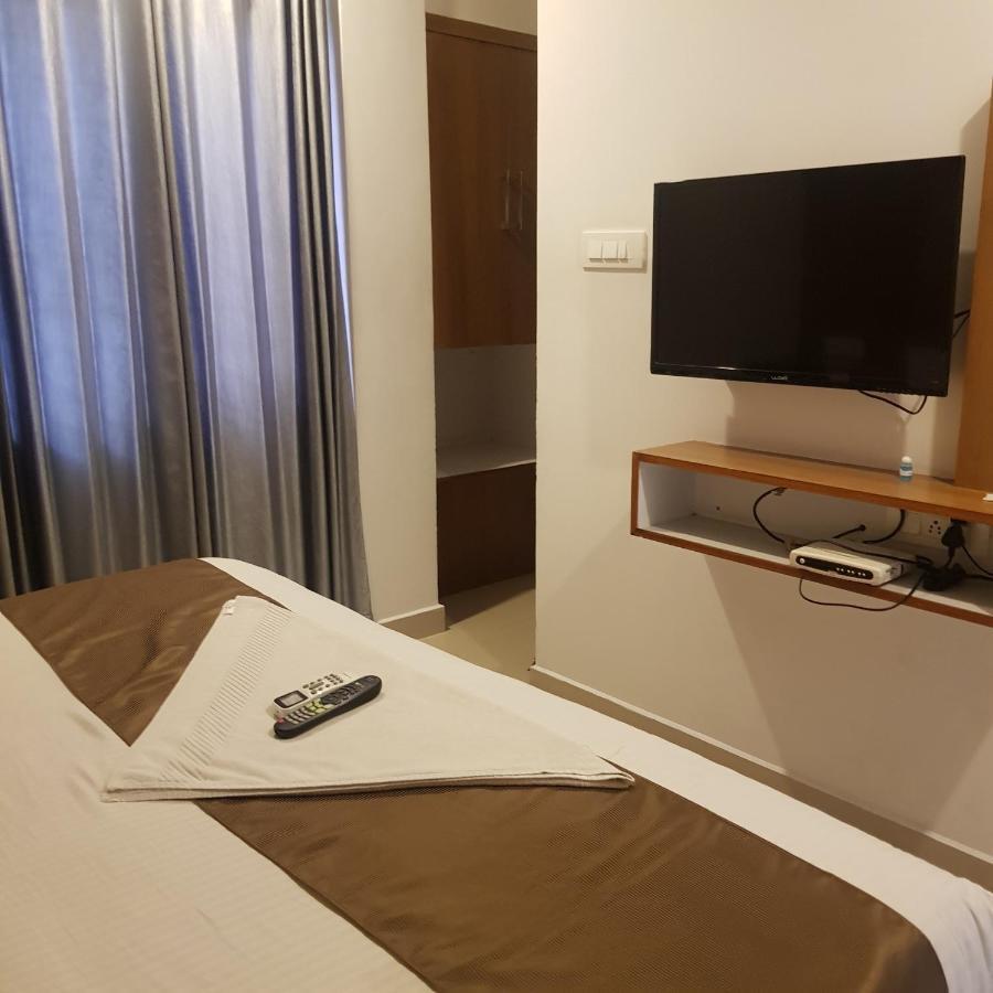 The Galaxy Suites Kochi ภายนอก รูปภาพ