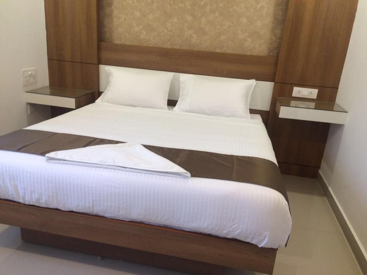 The Galaxy Suites Kochi ภายนอก รูปภาพ