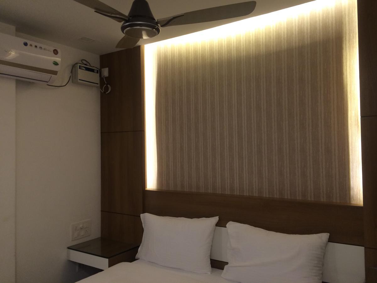 The Galaxy Suites Kochi ภายนอก รูปภาพ